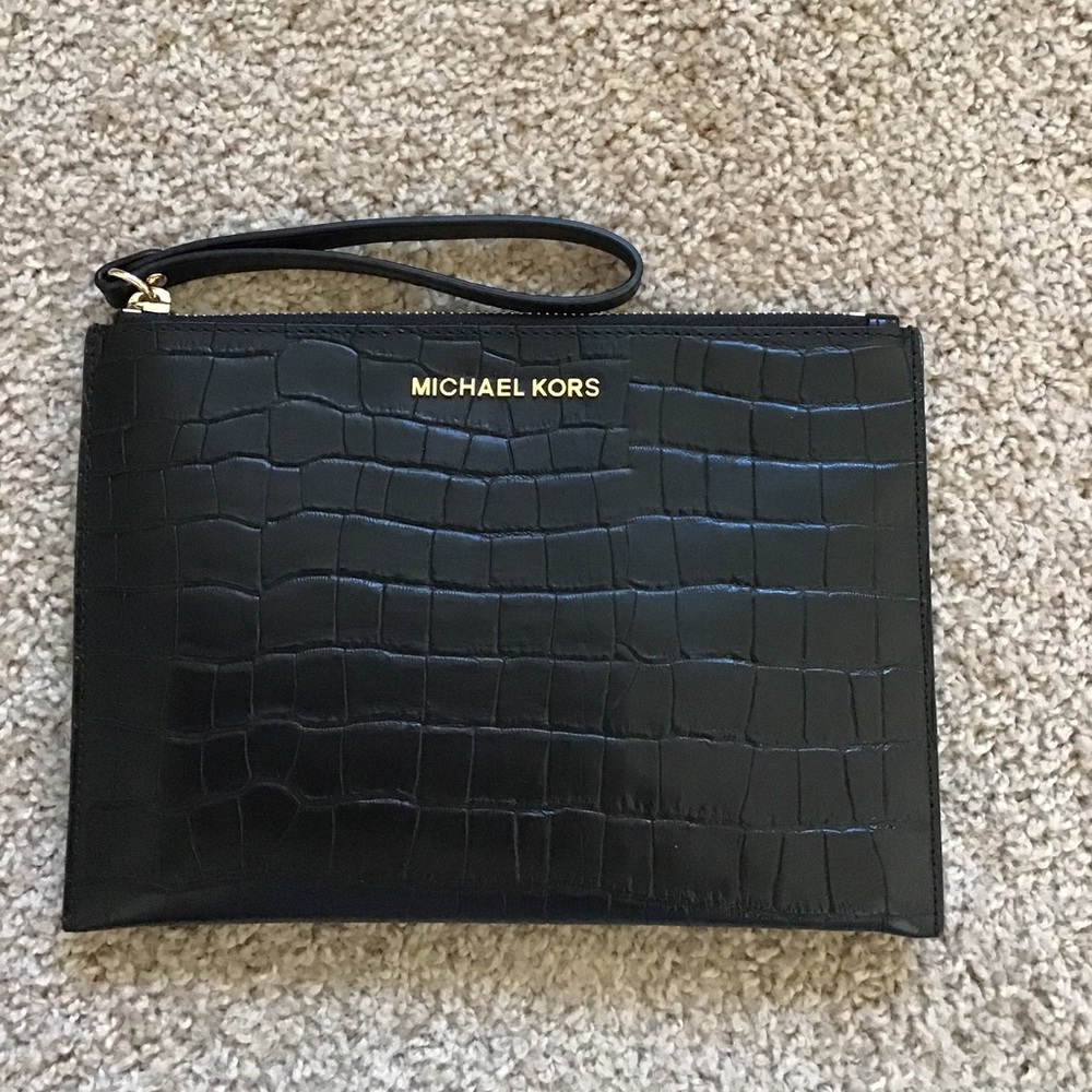Michael Kors xl zip clutch